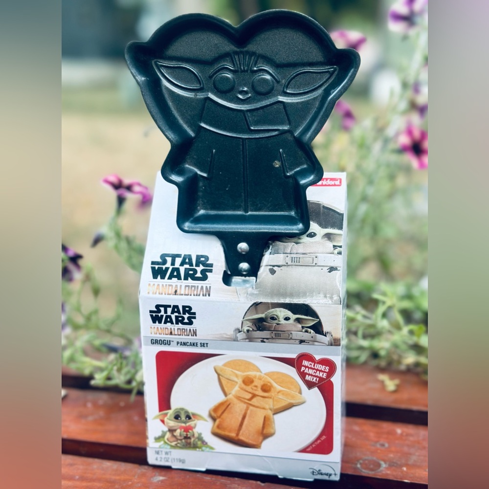 SOLD- Star Wars The Mandalorian Pancake Kit Includes Pancake Mix - Picture 2 of 9